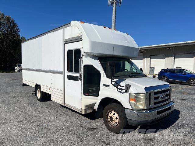 Ford E-350 شاحنات ذات هيكل صندوقي