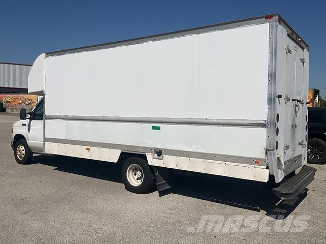 Ford E-350 شاحنات ذات هيكل صندوقي