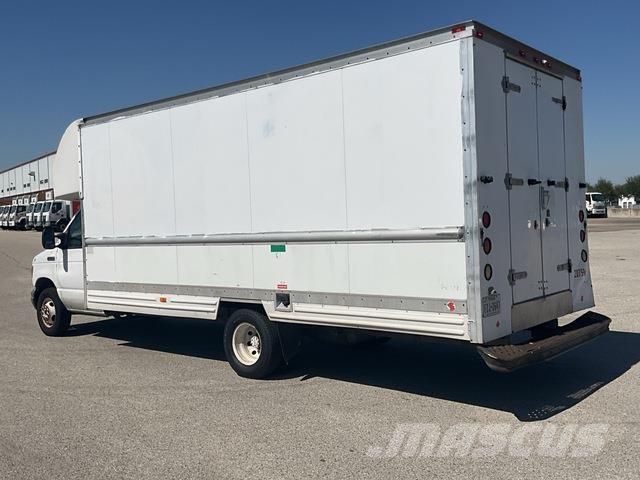 Ford E-350 شاحنات ذات هيكل صندوقي
