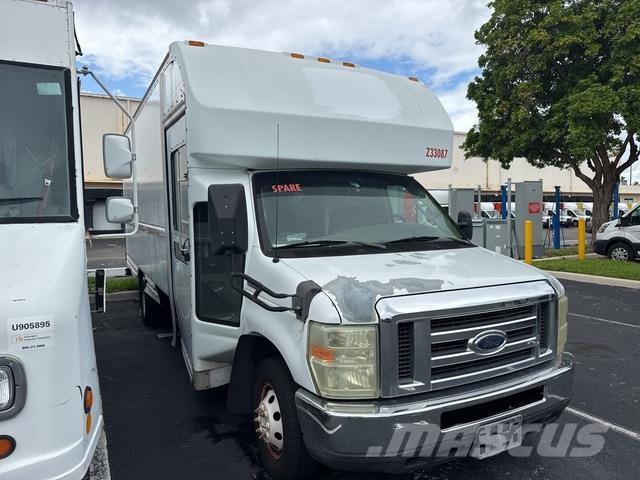 Ford E-350 شاحنات ذات هيكل صندوقي