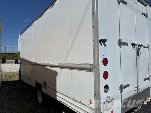 Ford E-350 هيكل صندوقي