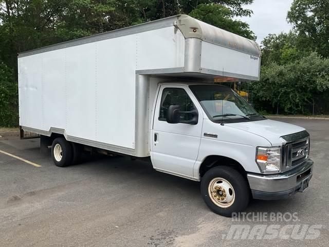 Ford E-450 شاحنات ذات هيكل صندوقي