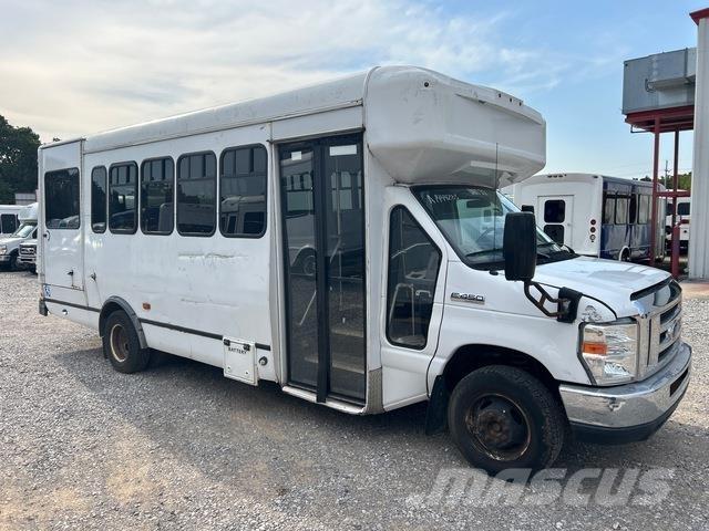Ford E-450 حافلة صغيرة