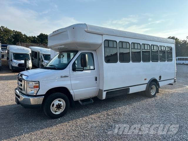 Ford E-450 حافلة صغيرة