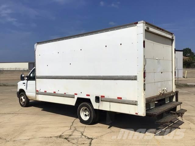 Ford E350 شاحنات ذات هيكل صندوقي