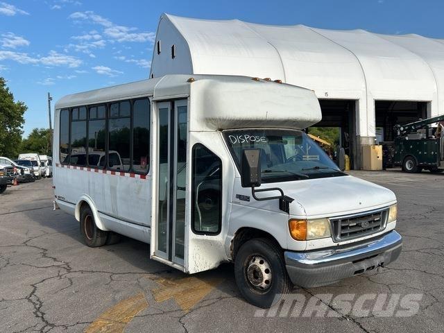 Ford E350 حافلة صغيرة