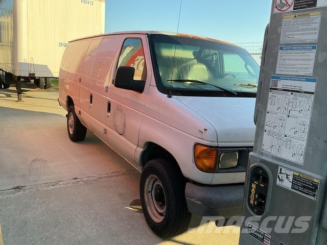 Ford E350 شاحنات ذات هيكل صندوقي