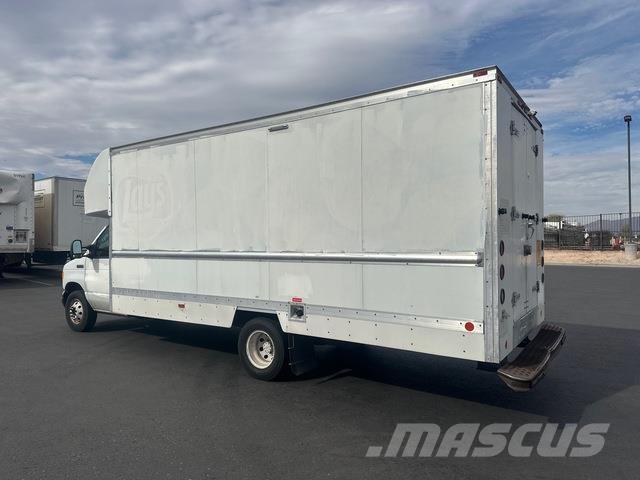 Ford E350 شاحنة مقفلة