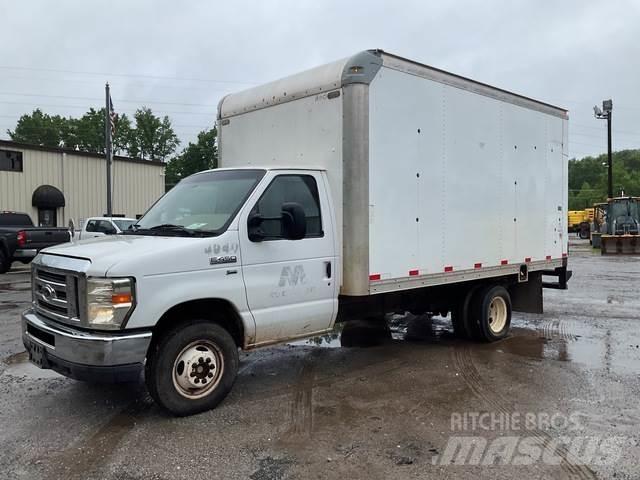 Ford E450 شاحنة مقفلة