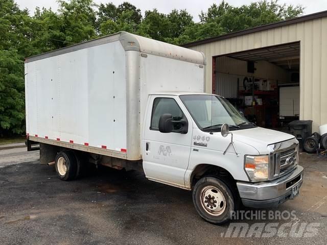 Ford E450 شاحنة مقفلة