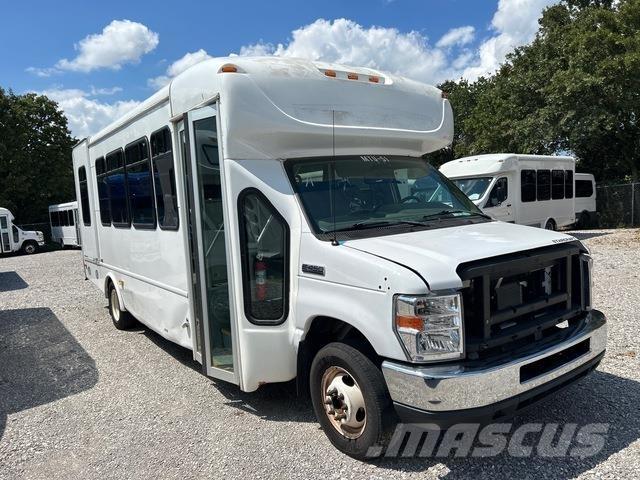 Ford E450 حافلة صغيرة