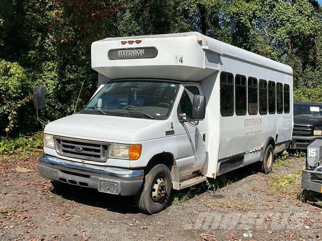 Ford E450 سيارات