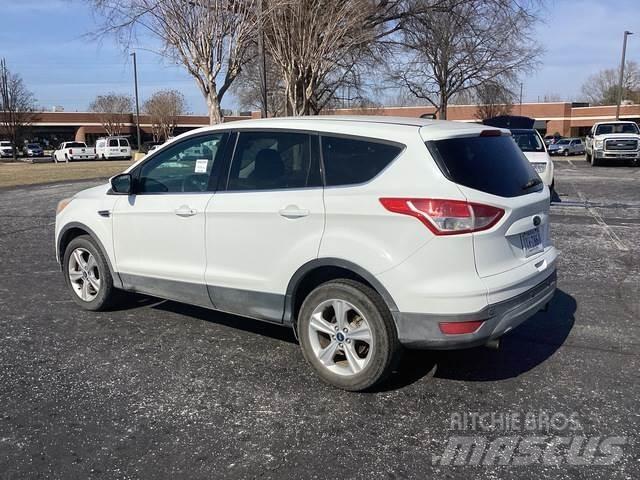 Ford Escape سيارات