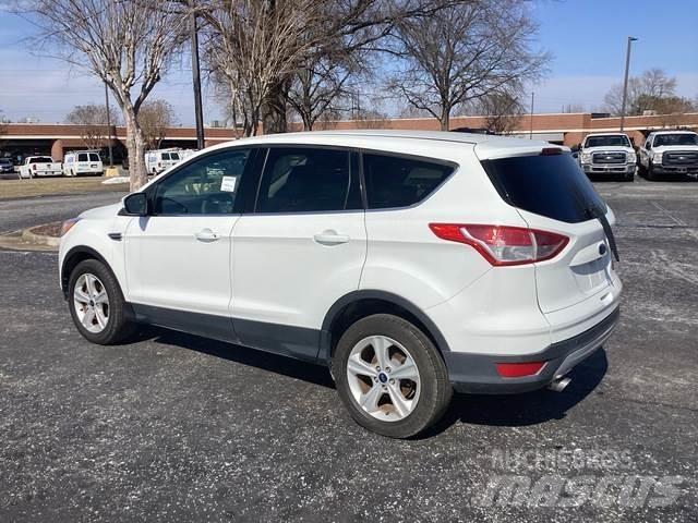 Ford Escape سيارات