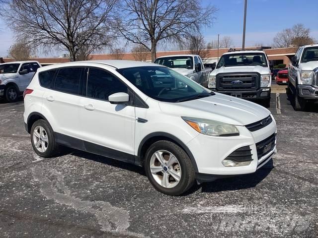 Ford Escape سيارات