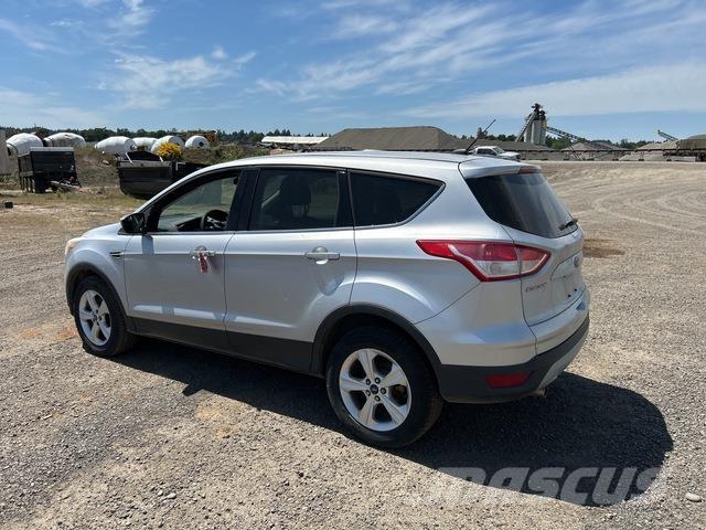 Ford Escape سيارات