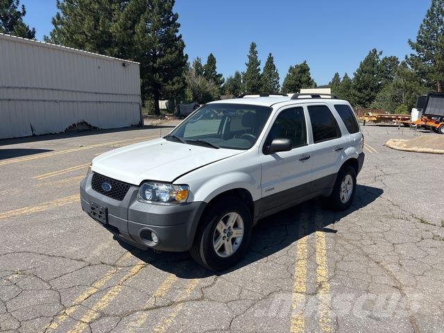 Ford Escape سيارات