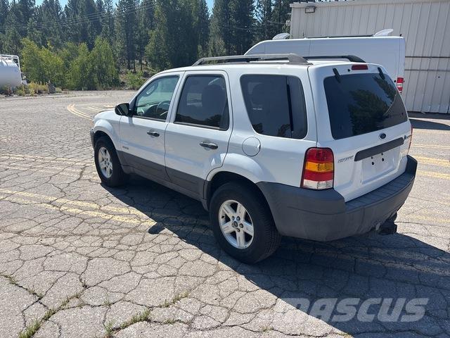 Ford Escape سيارات