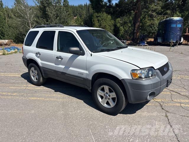 Ford Escape سيارات