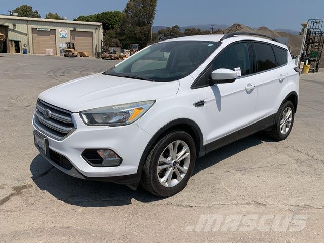 Ford Escape سيارات