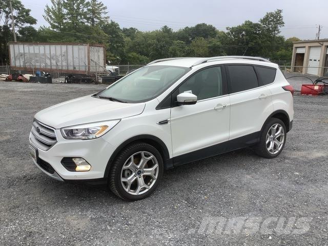 Ford Escape سيارات