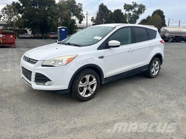Ford Escape سيارات