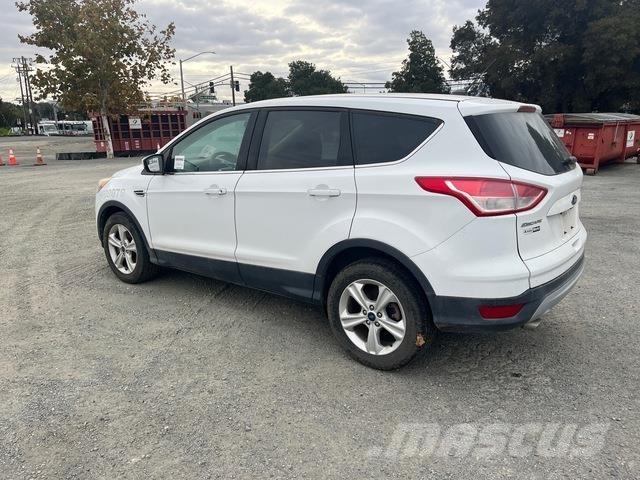 Ford Escape سيارات