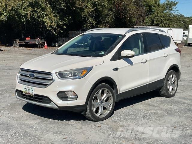 Ford Escape سيارات