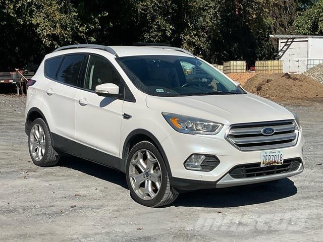 Ford Escape سيارات