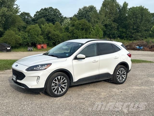 Ford Escape سيارات
