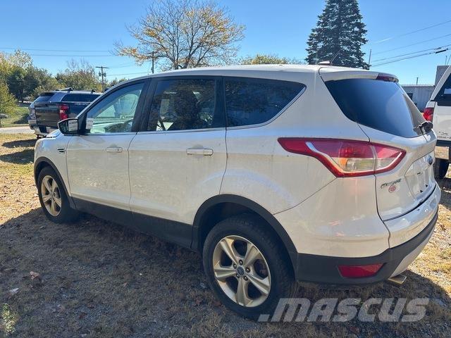 Ford Escape سيارات