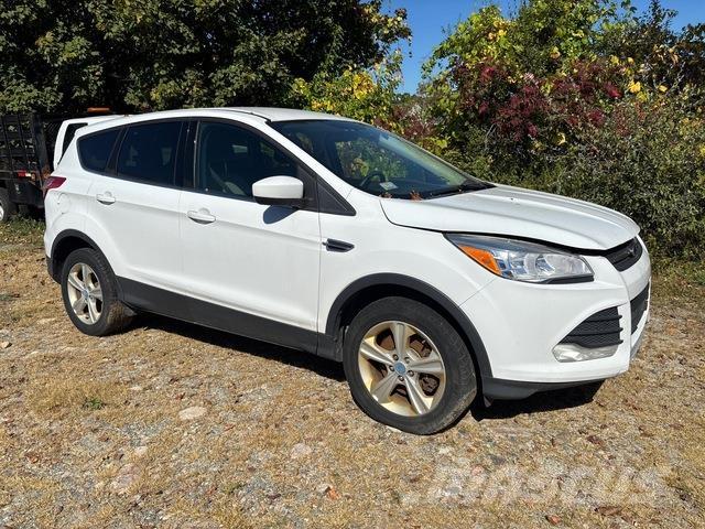 Ford Escape سيارات
