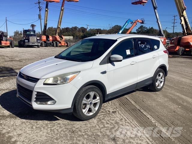 Ford Escape سيارات