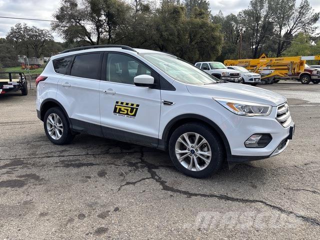 Ford Escape سيارات