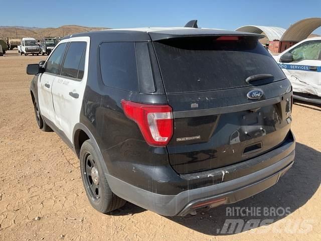 Ford Explorer سيارات