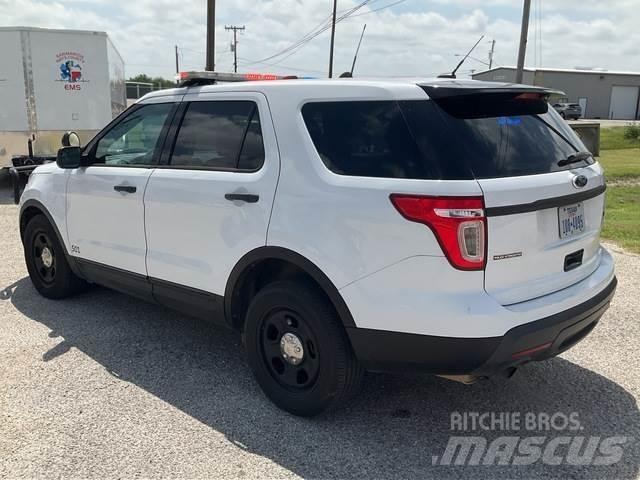 Ford Explorer سيارات