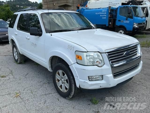 Ford Explorer سيارات