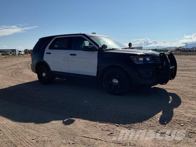 Ford Explorer سيارات