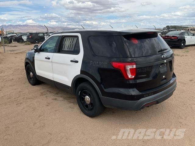 Ford Explorer سيارات