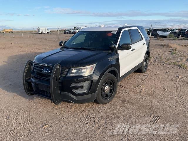 Ford Explorer سيارات