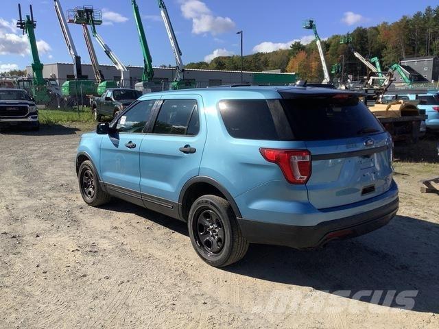 Ford Explorer سيارات