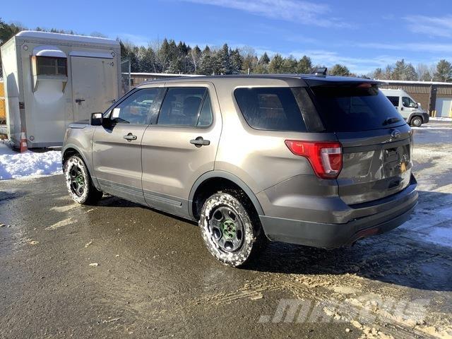 Ford Explorer سيارات