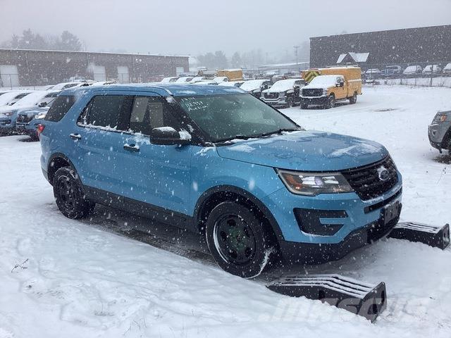 Ford Explorer سيارات