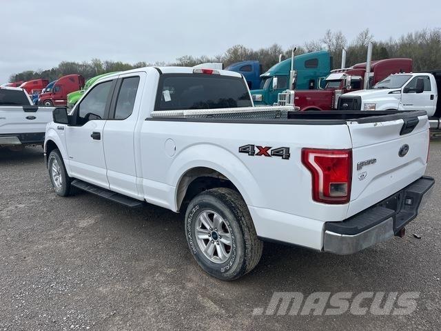 Ford F-150 شاحنات خفيفة/مفصلية الجوانب