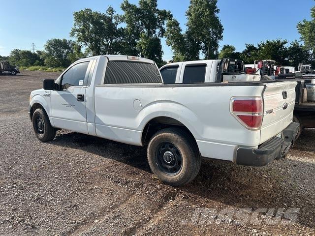 Ford F-150 شاحنات خفيفة/مفصلية الجوانب