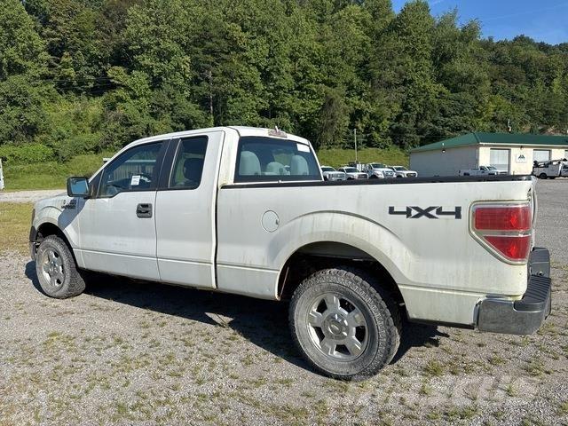 Ford F-150 شاحنات خفيفة/مفصلية الجوانب
