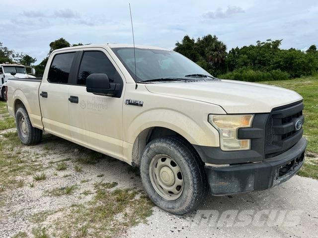 Ford F-150 شاحنات خفيفة/مفصلية الجوانب