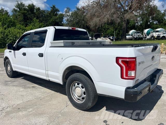 Ford F-150 شاحنات خفيفة/مفصلية الجوانب
