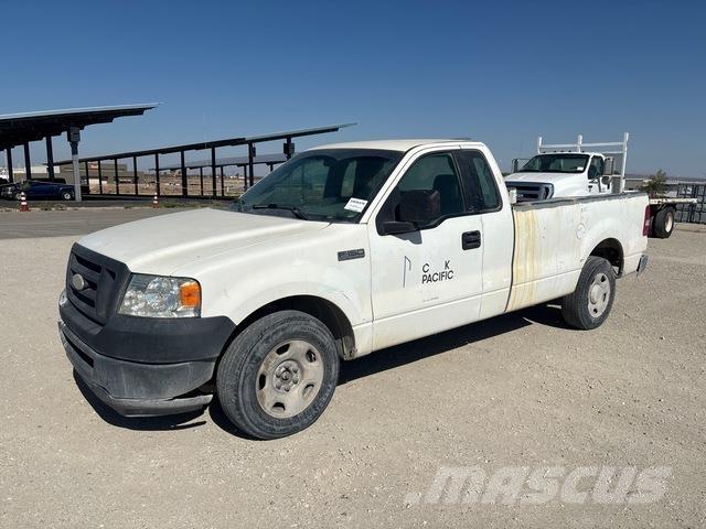 Ford F-150 شاحنات خفيفة/مفصلية الجوانب
