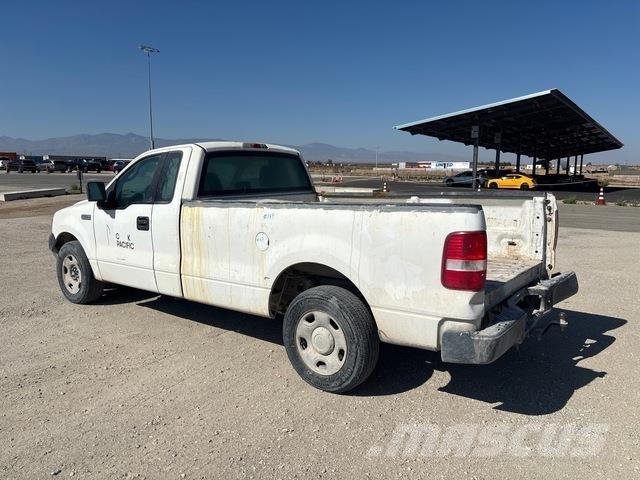 Ford F-150 شاحنات خفيفة/مفصلية الجوانب